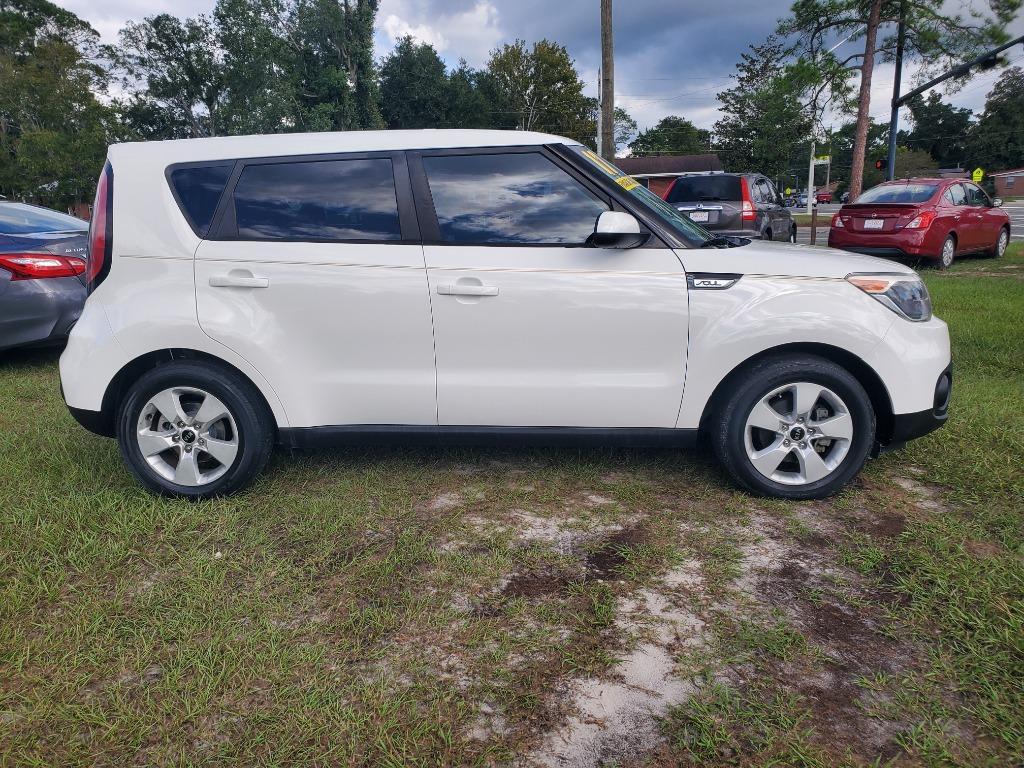 2017 Kia Soul Base's photo