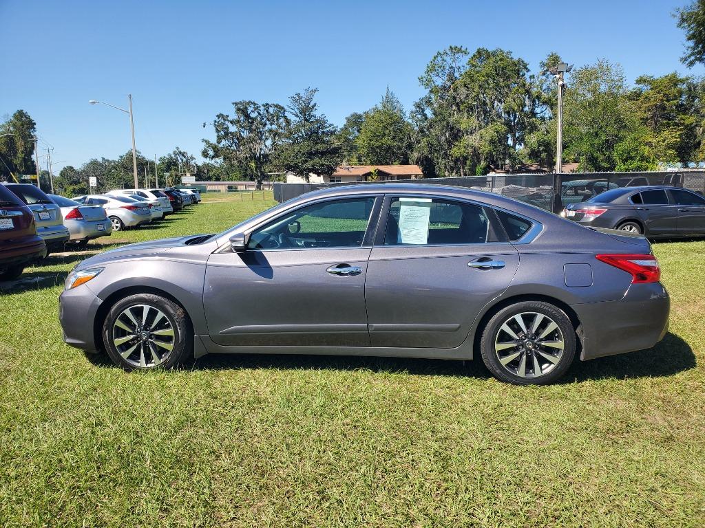 2016 Nissan Altima SV's photo