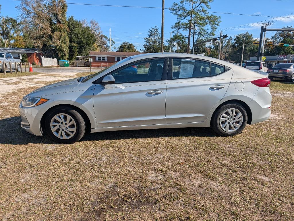 2017 Hyundai Elantra SE's photo