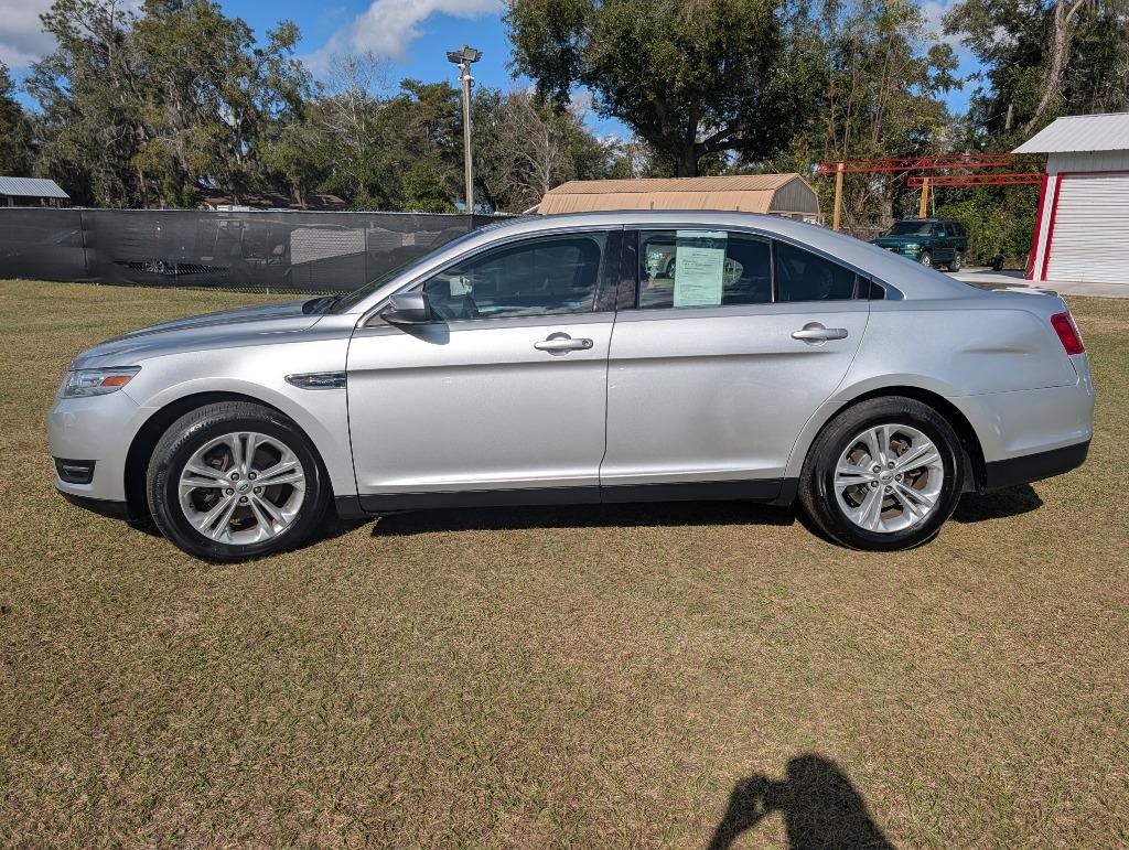 2013 Ford Taurus SEL's photo