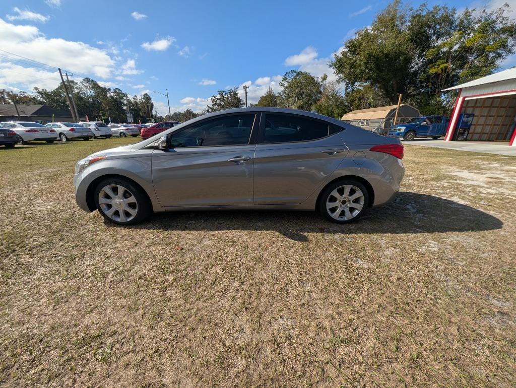 2011 Hyundai Elantra Limited's photo