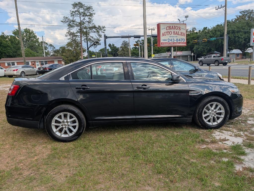 2015 Ford Taurus SE FWD's photo